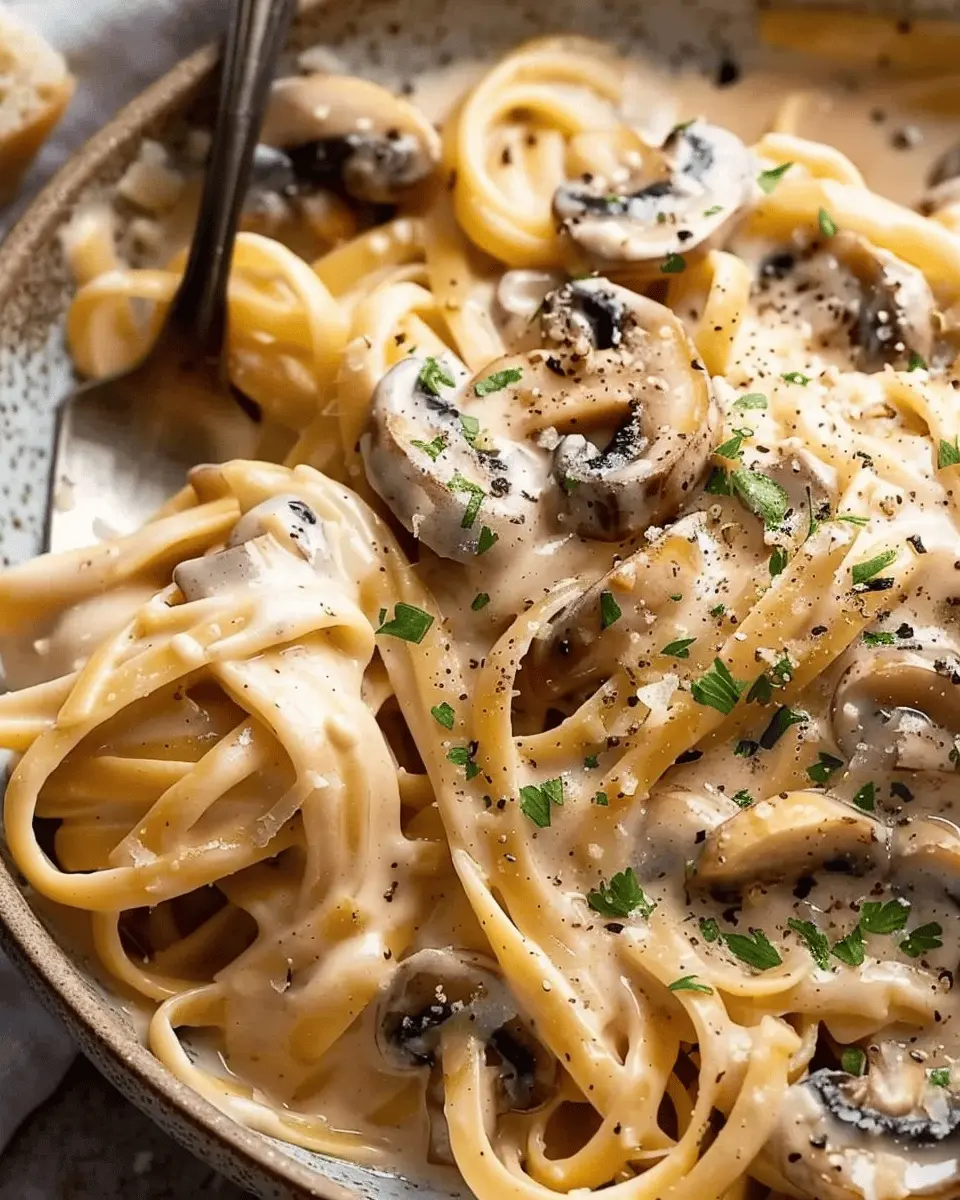 Creamy Mushroom Pasta with Turkey Bacon: A Delightful Indulgence