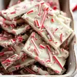 Easy Homemade Peppermint Bark Recipe | festive holiday treat