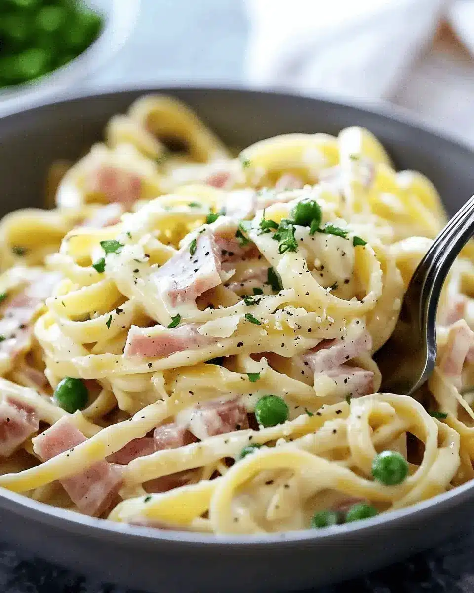 High-Protein Alfredo Pasta with Chicken Ham – Creamy & Savory Delight
