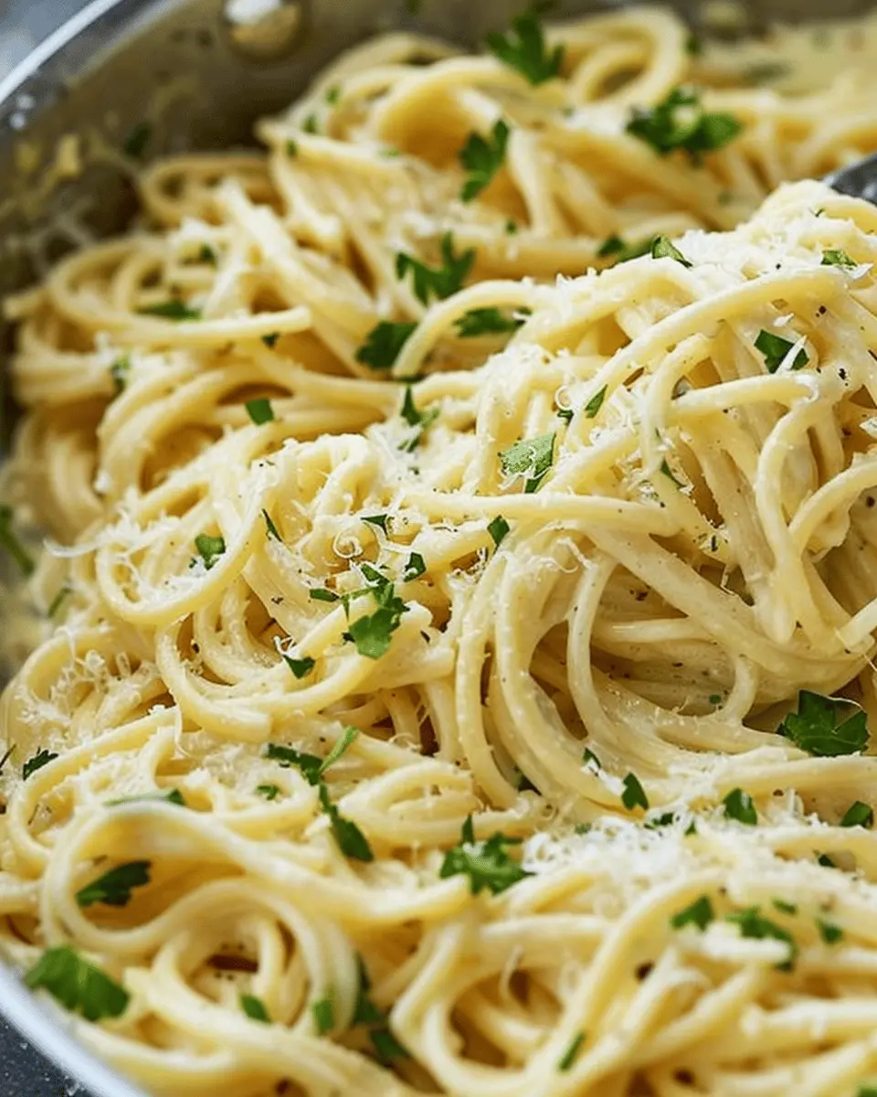 One-Pot Garlic Parmesan Pasta: Easy Comfort Food with Turkey Bacon