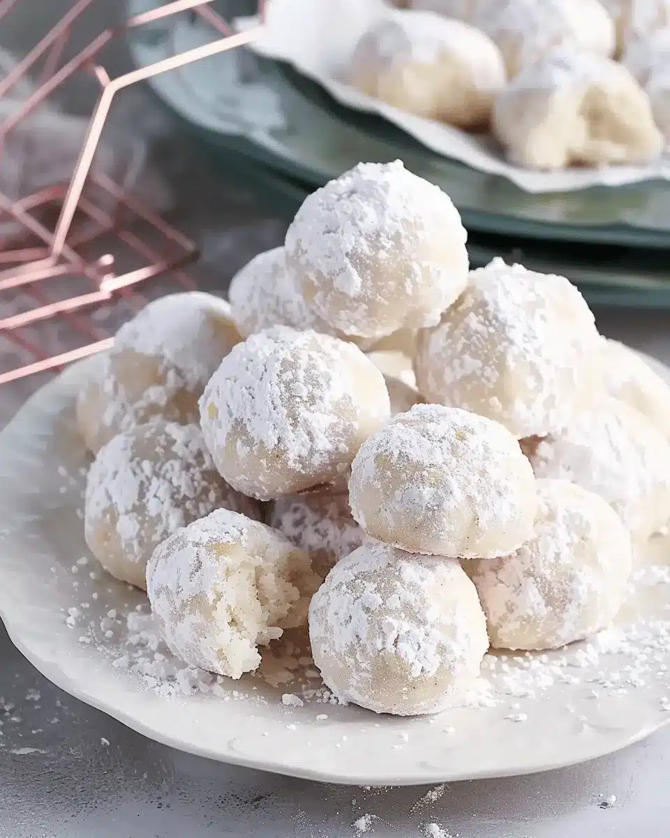 Snowball Cookies: The Best Indulgent Treat for Cozy Evenings